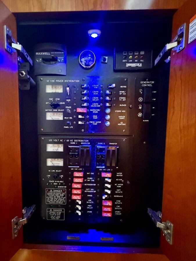 Buy a yacht Meridian 370 Express