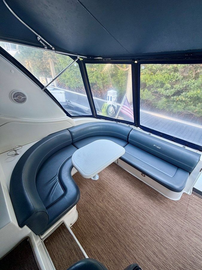 Buy a yacht Meridian - Cruisers Yachts