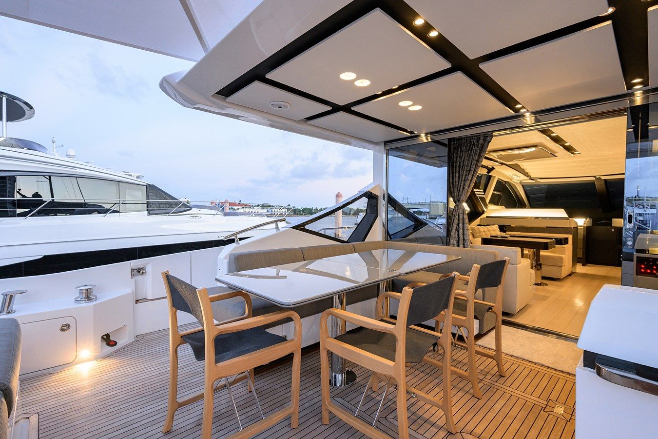 the best price on A CHECKERED PAST - Azimut Yachts