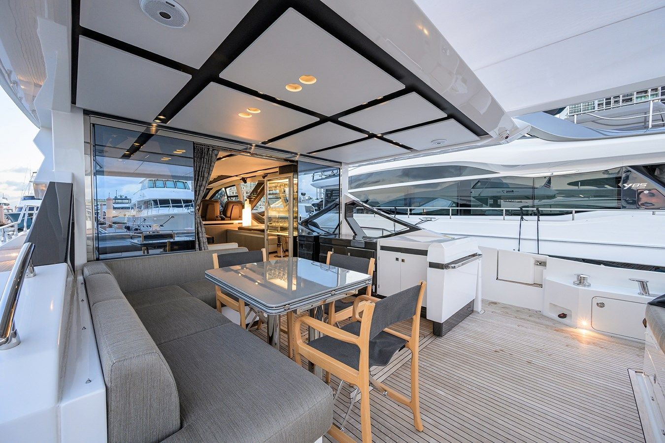 the best price on A CHECKERED PAST - Azimut Yachts