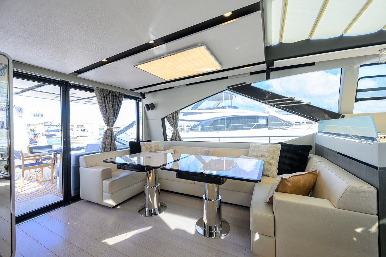 the best price on A CHECKERED PAST S7