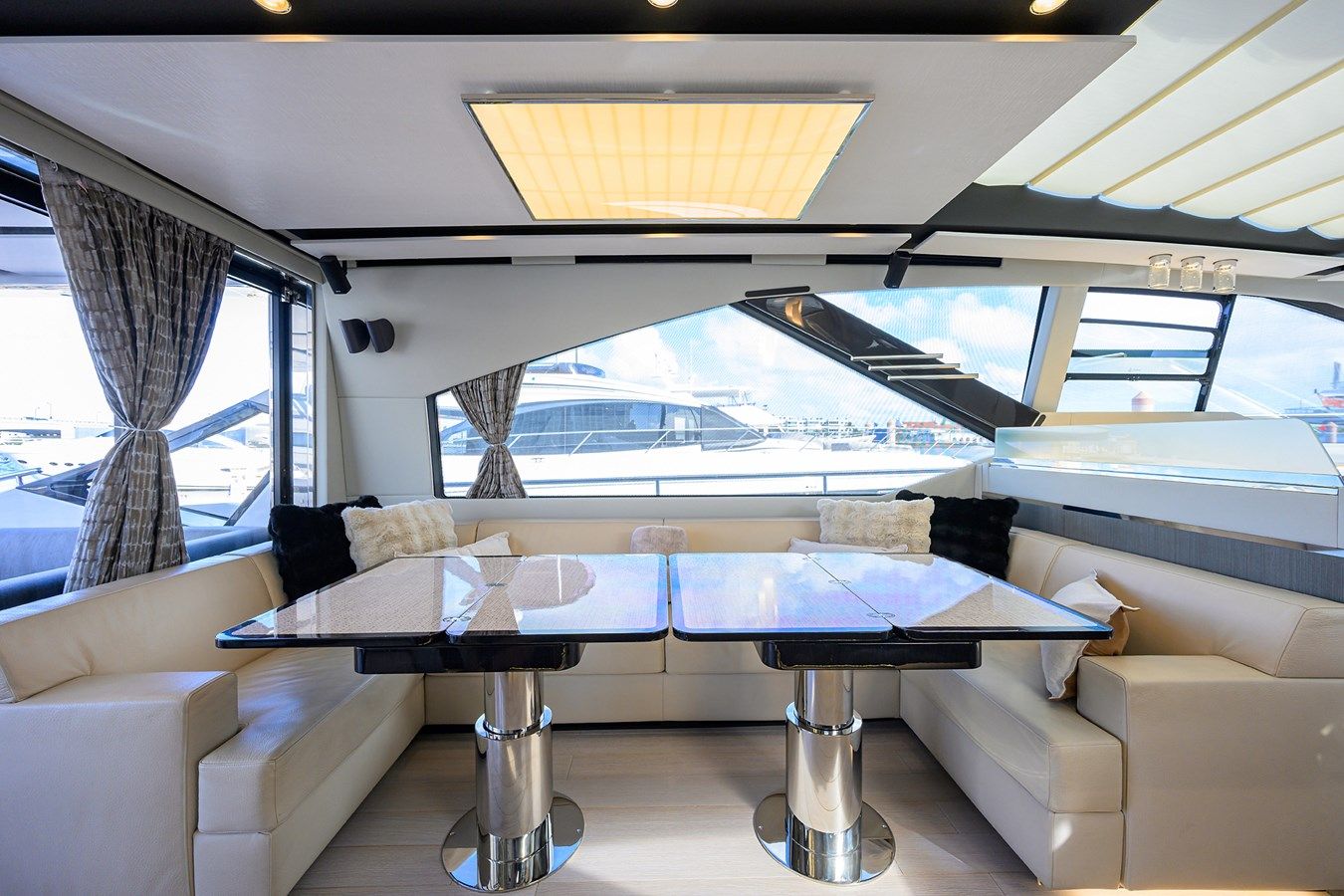 Buy a yacht A CHECKERED PAST - Azimut Yachts