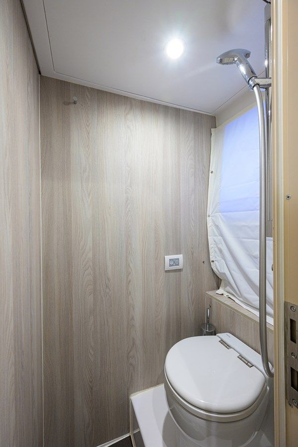 A CHECKERED PAST - Azimut Yachts