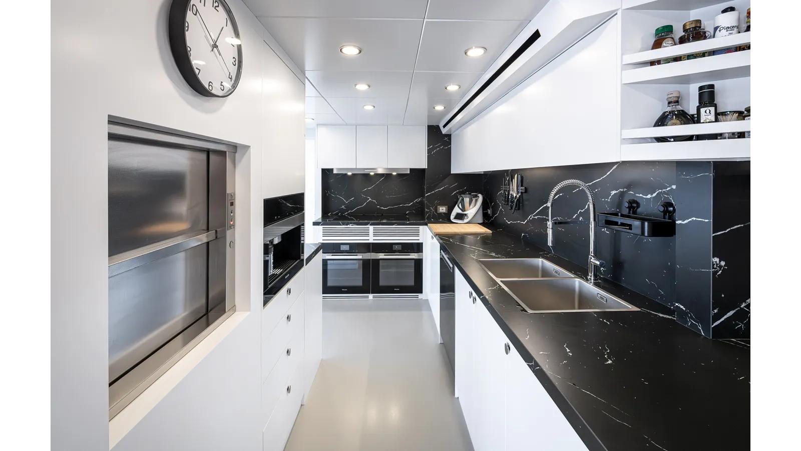 NUMARINE 37XP-21 - Numarine