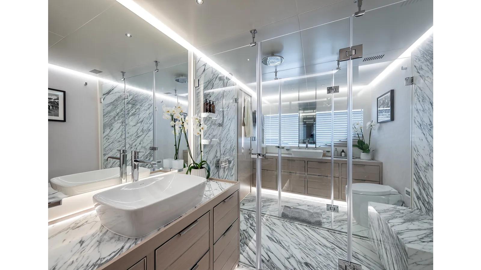 best yacht sales deals NUMARINE 37XP-21 - Numarine