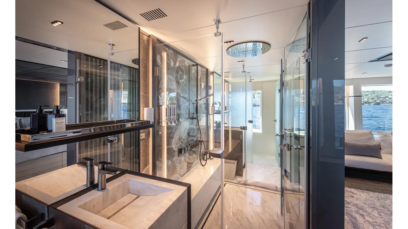 the best price on NUMARINE 37XP-21 - Numarine