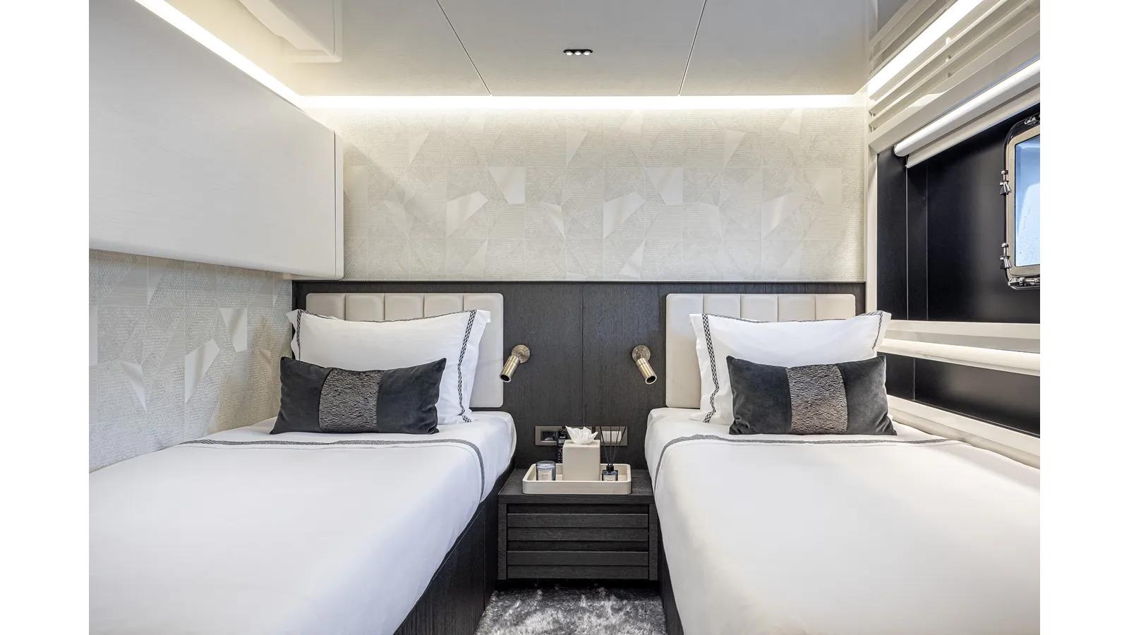 the best price on NUMARINE 37XP-21 - Numarine