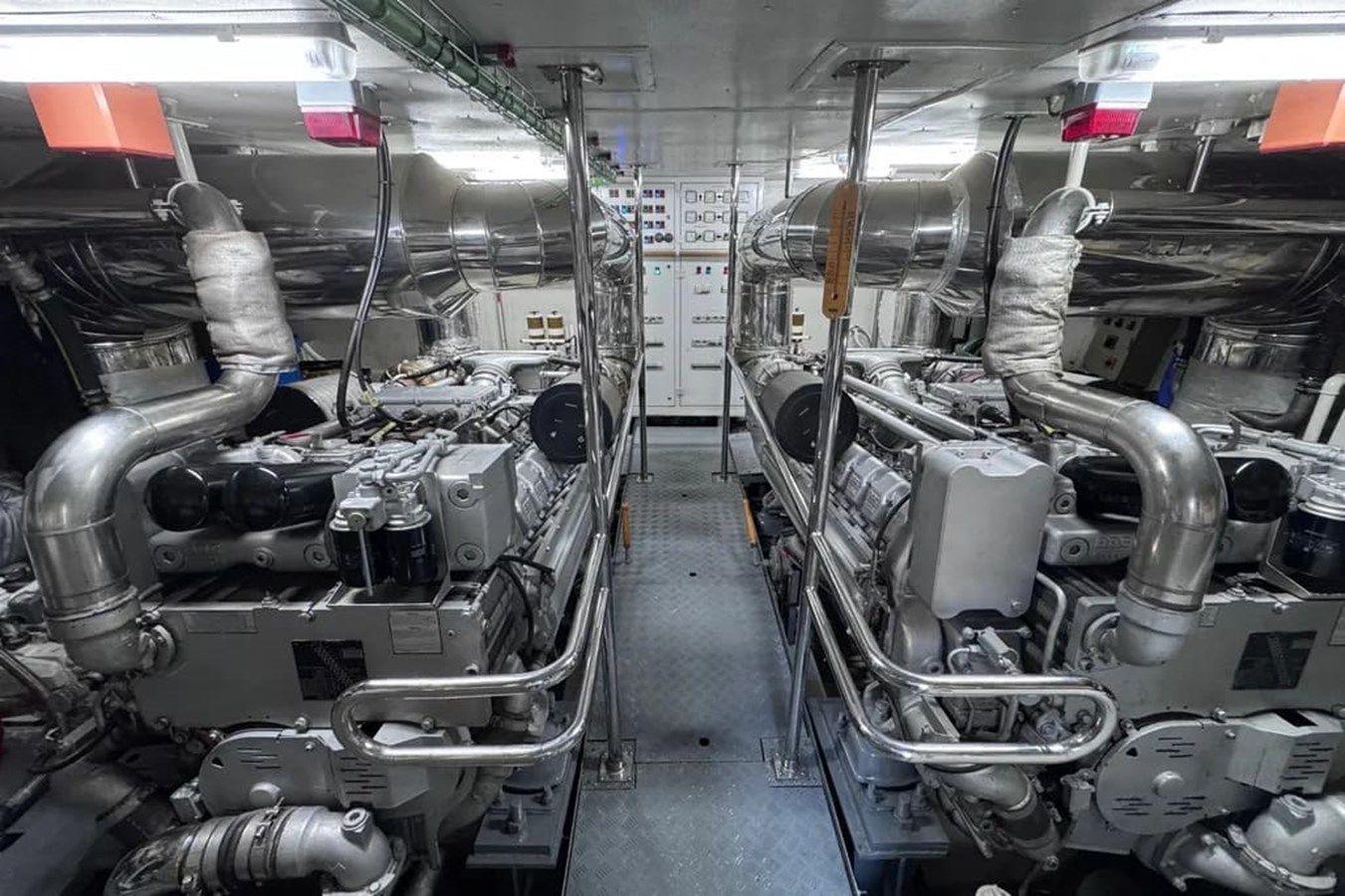 Buy a Sanlorenzo SL88 at Shestakov Yacht Sales