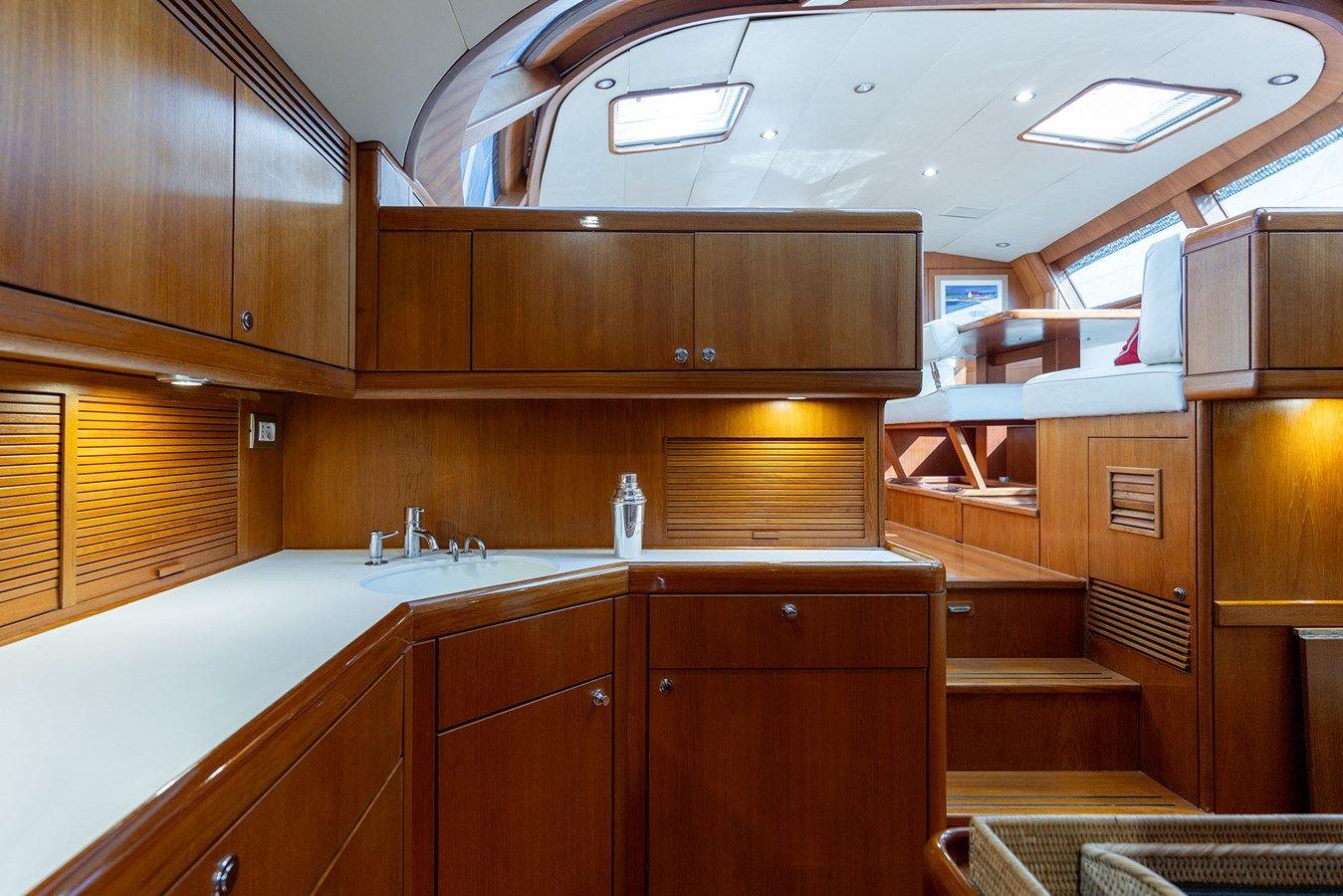 Лучшая цена на ROAD TAKEN SW80 Deck Saloon