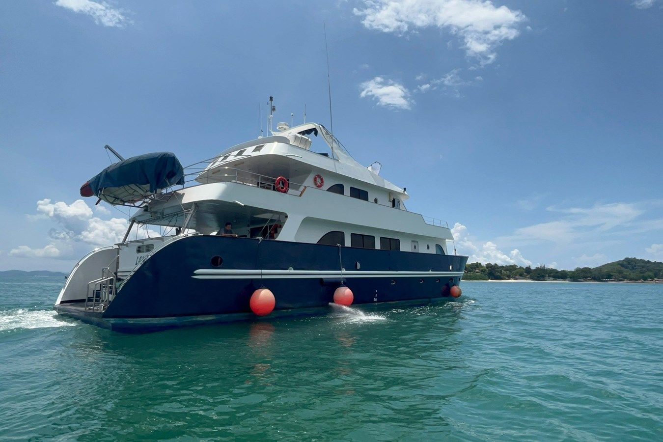 Buy a yacht La Mer 2003