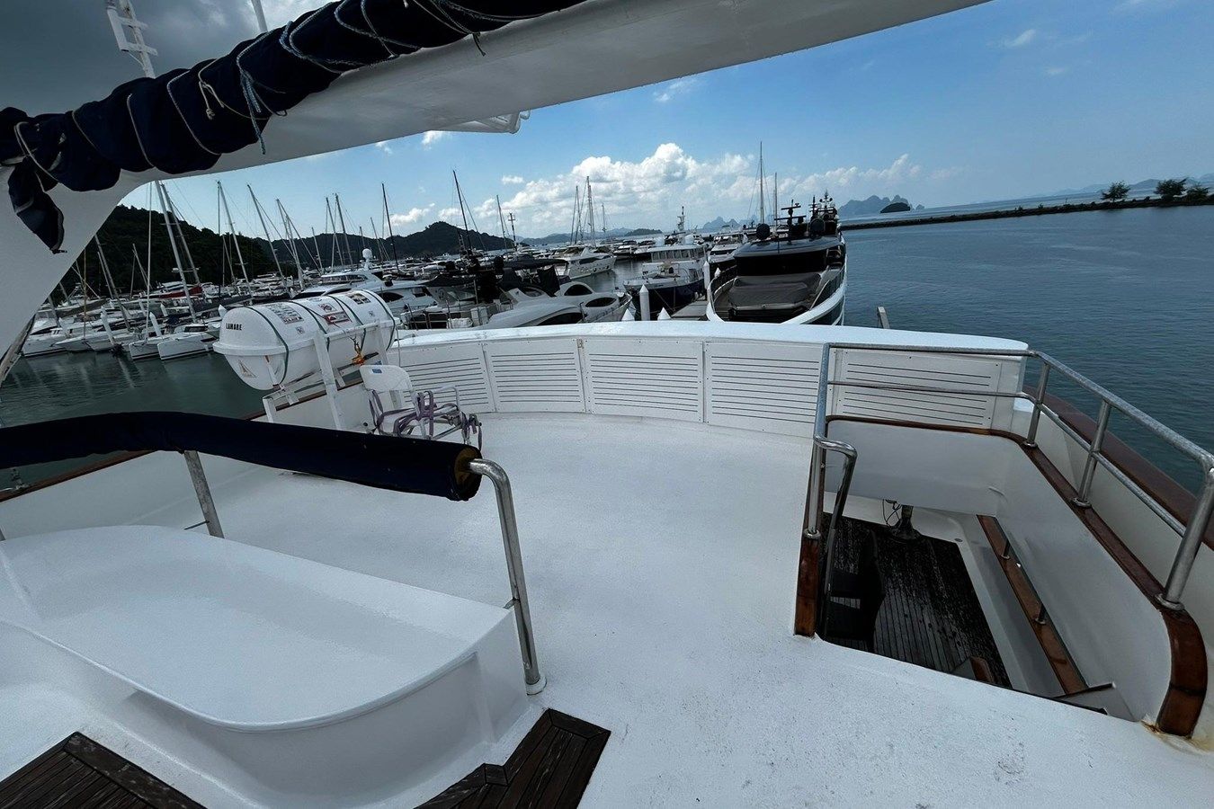 best yacht sales deals La Mer 2003