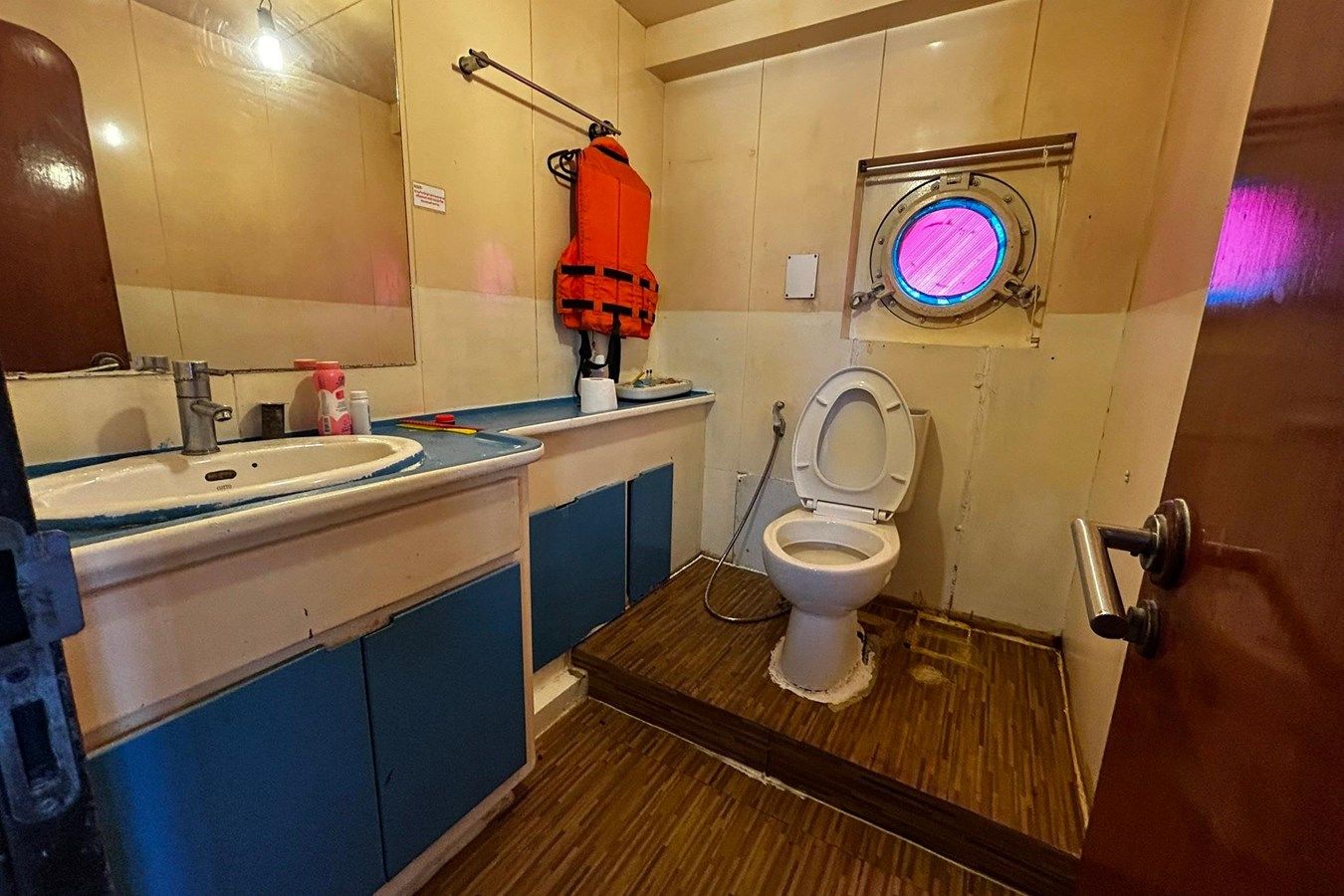 the best price on La Mer 91