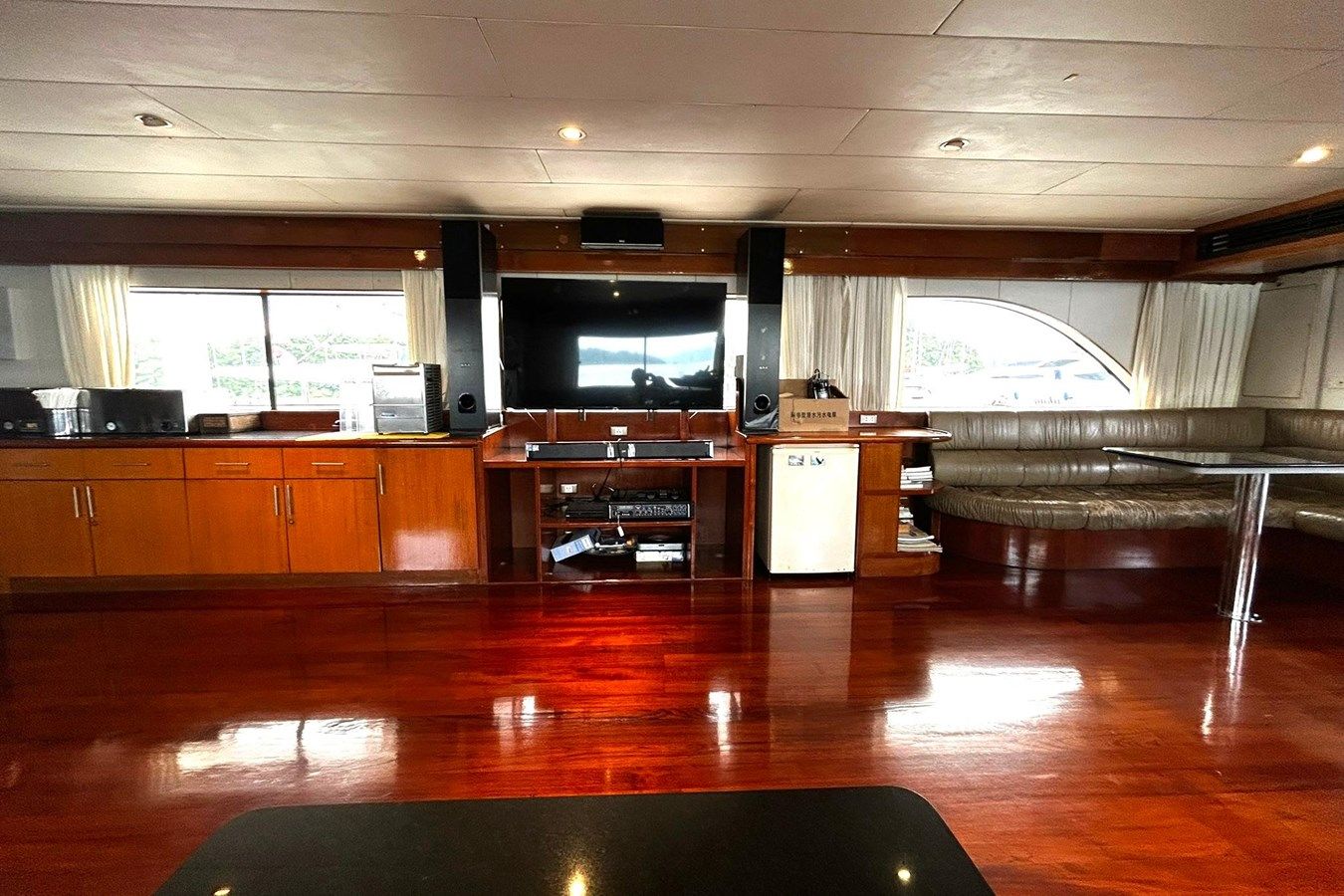 Buy a La Mer 91 at Shestakov Yacht Sales