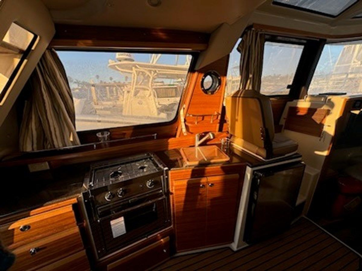 2025 Ranger Tugs R-29 - RANGER TUGS