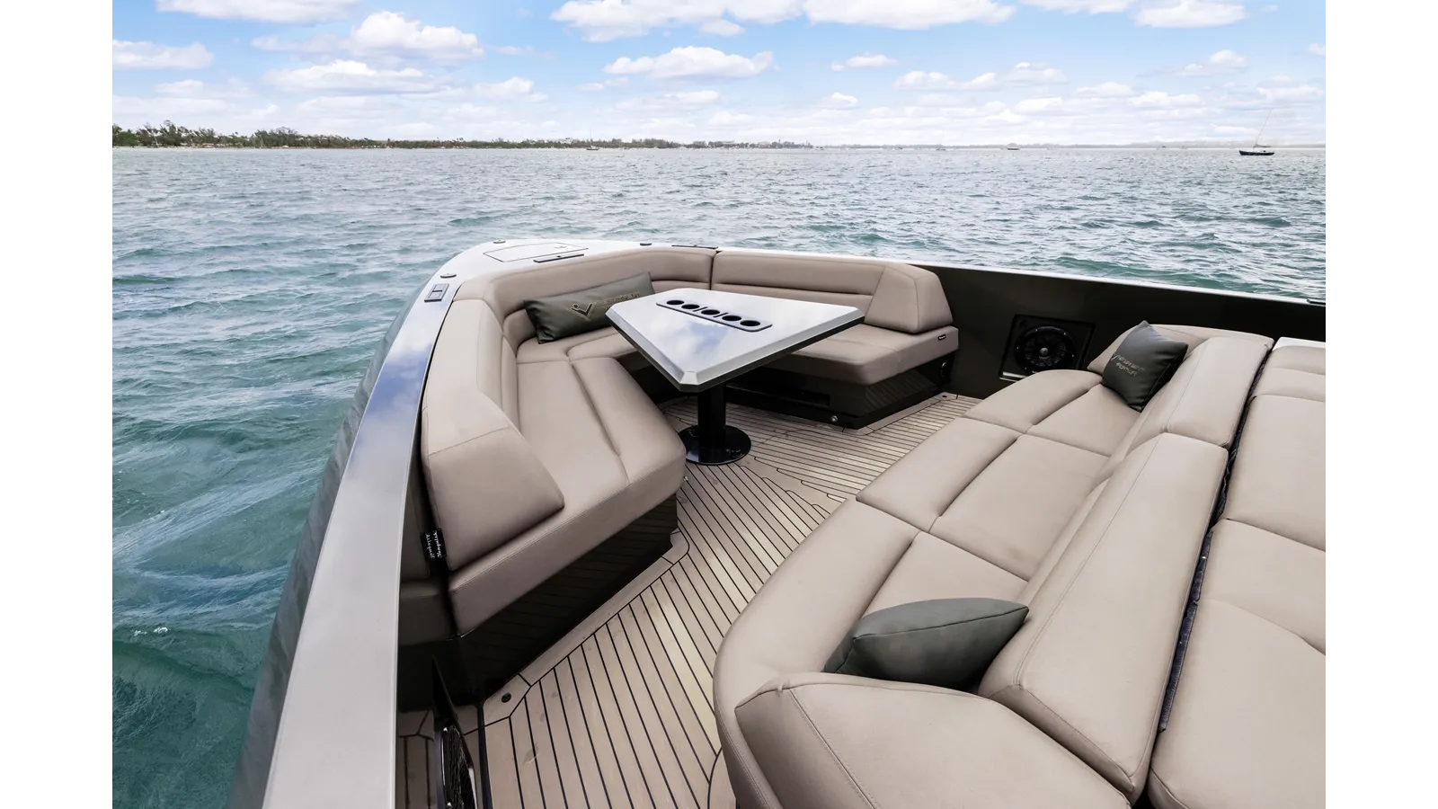 Buy a yacht Permanent Vacation VQ52 Hardtop