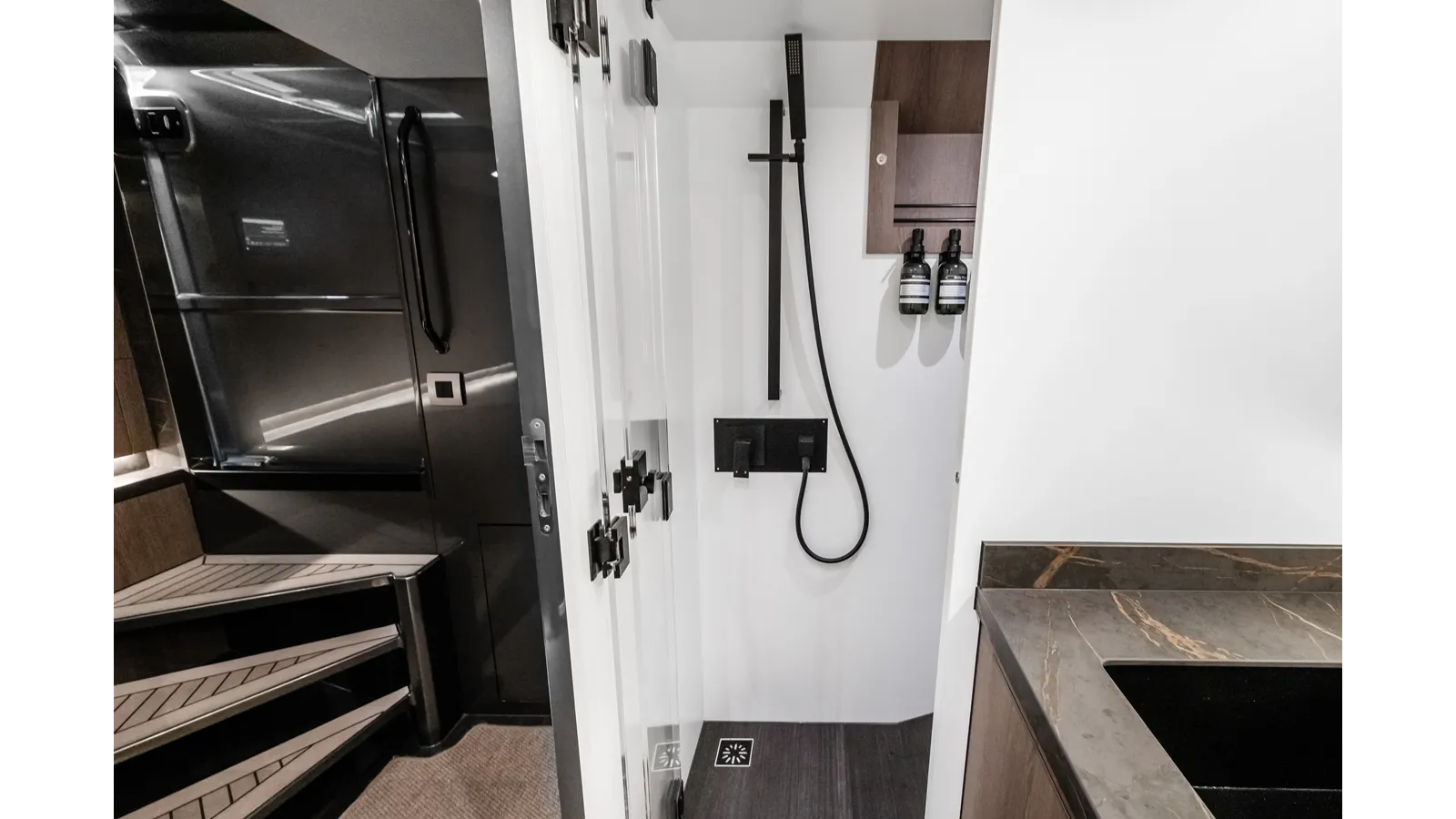 Buy a yacht Permanent Vacation 52