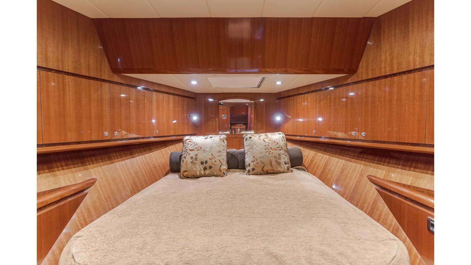Лучшая цена на MALOU - HAMPTON YACHTS