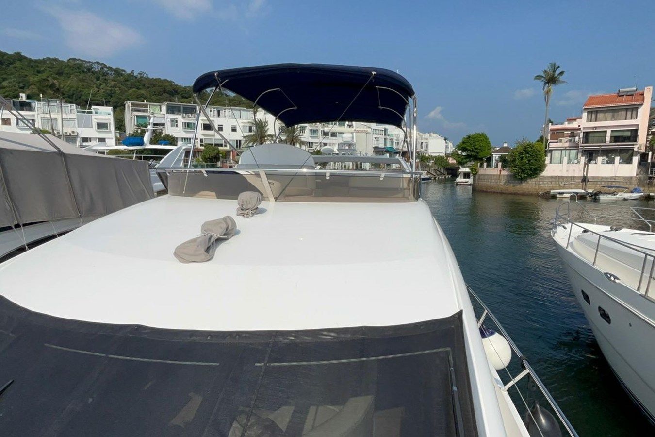 the best price on Capital Sea 2010