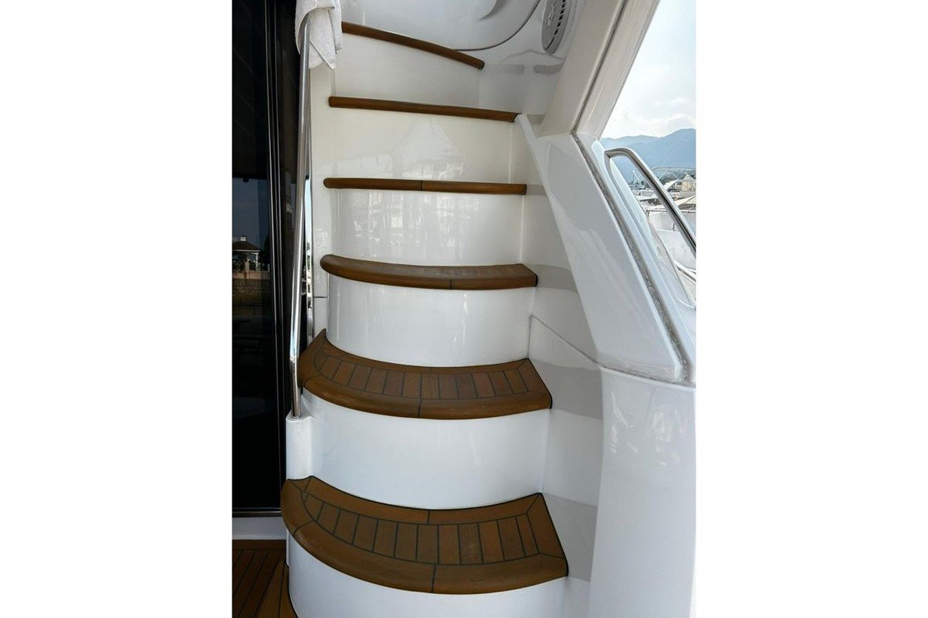 Buy a Capital Sea Manhattan 60 at Shestakov Yacht Sales