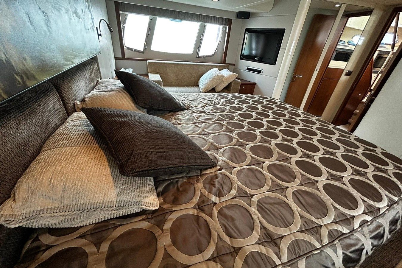 the best price on Capital Sea 2010