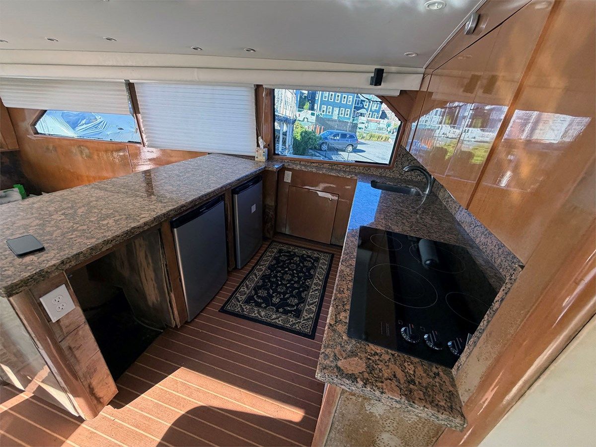 Лучшая цена на 65' Viking 2000 Convertible - VIKING