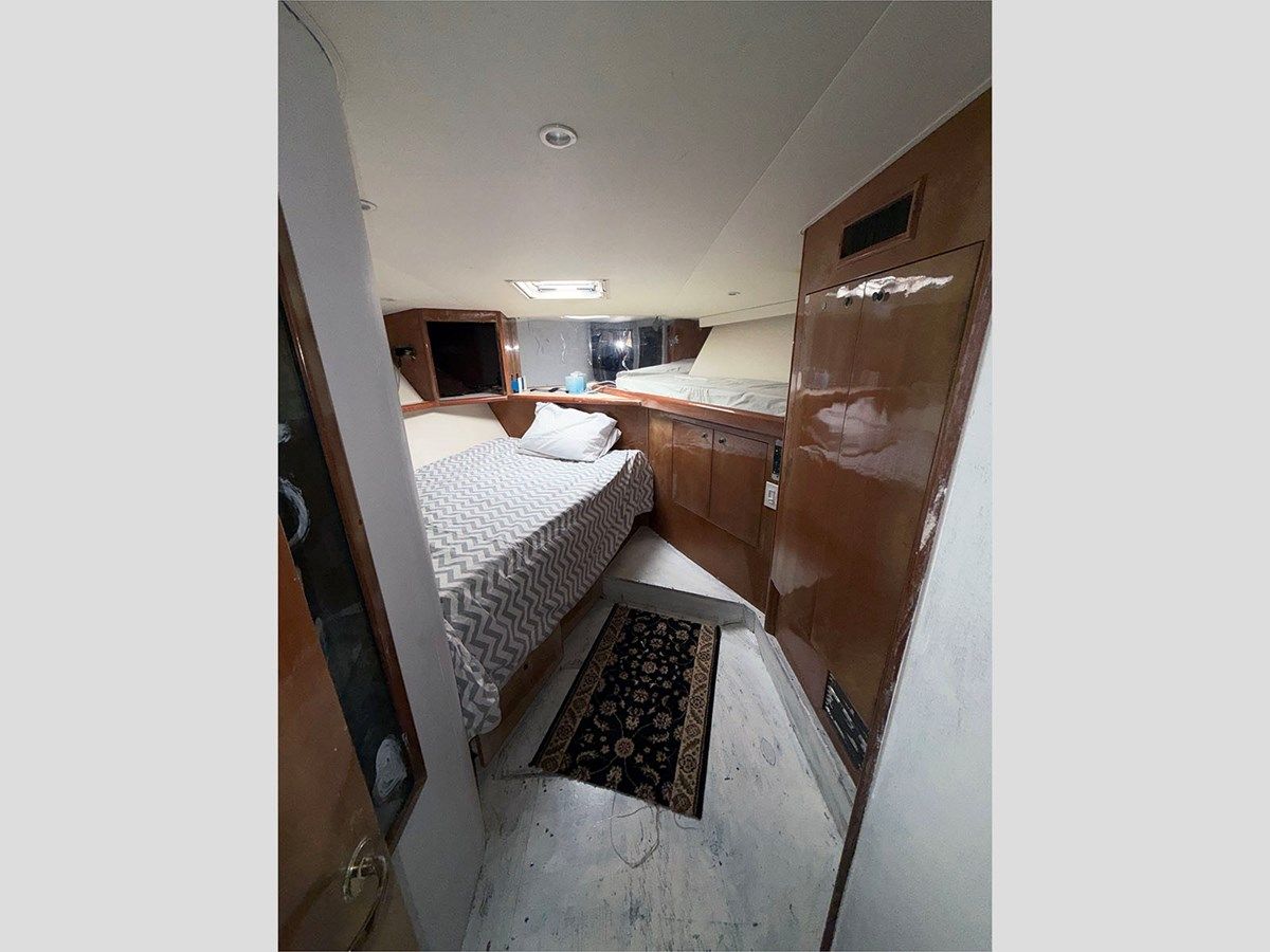 Продажа яхты 65' Viking 2000 Convertible