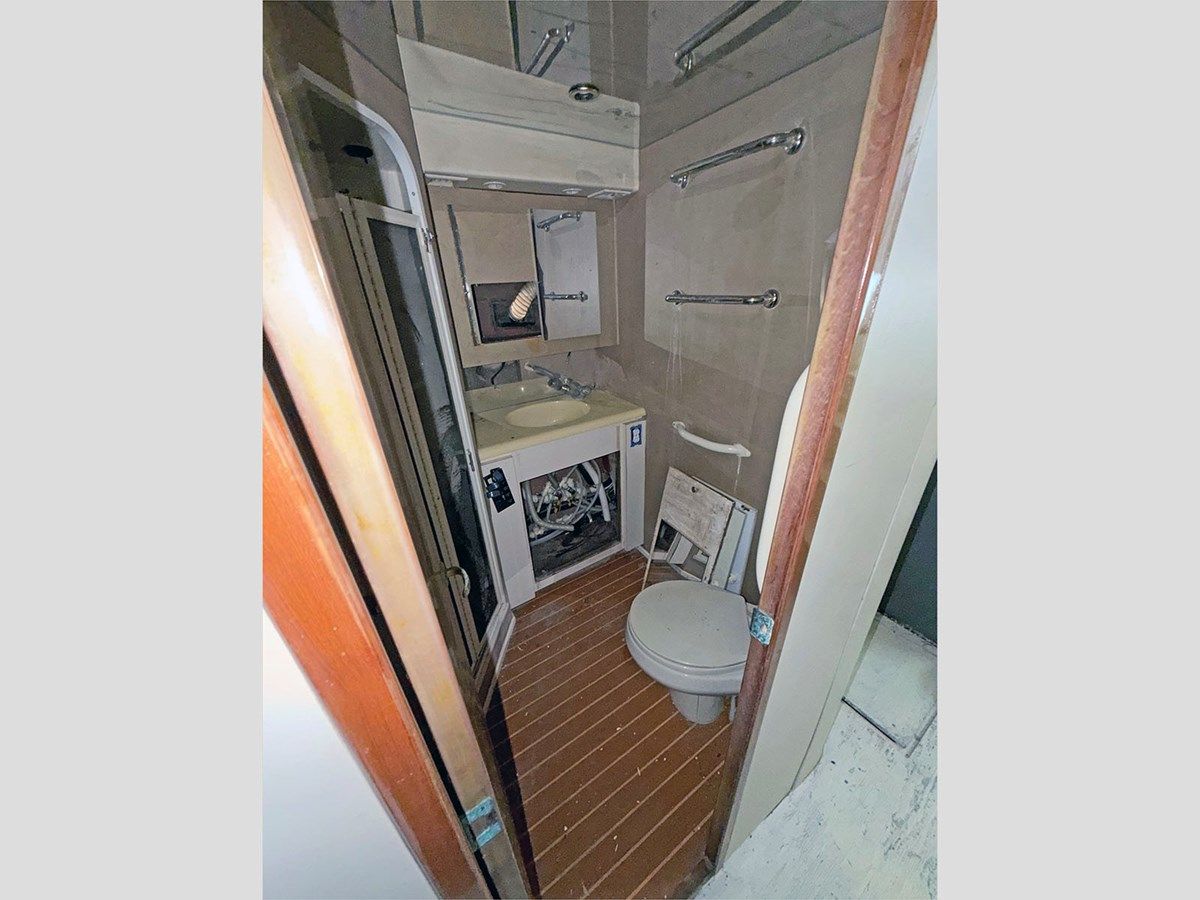 Купить 65' Viking 2000 Convertible - VIKING