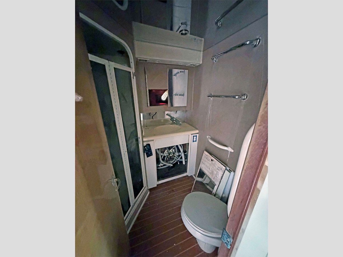 Стоимость яхты 65' Viking 2000 Convertible - VIKING