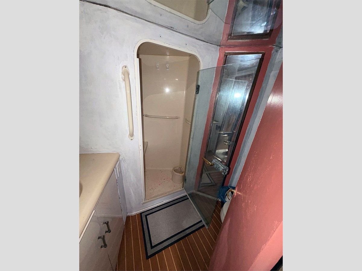 Лучшая цена на 65' Viking 2000 Convertible - VIKING