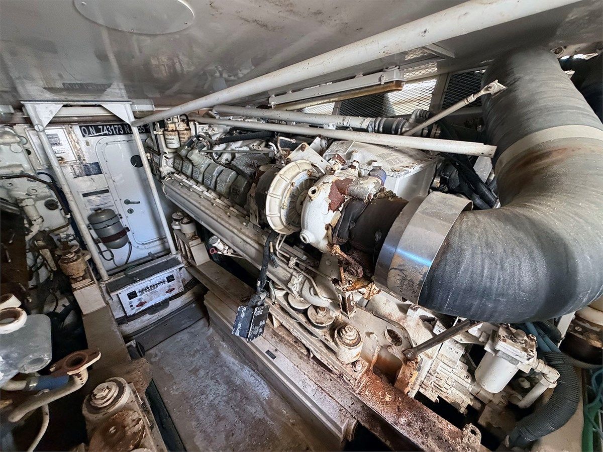 Купить 65' Viking 2000 Convertible