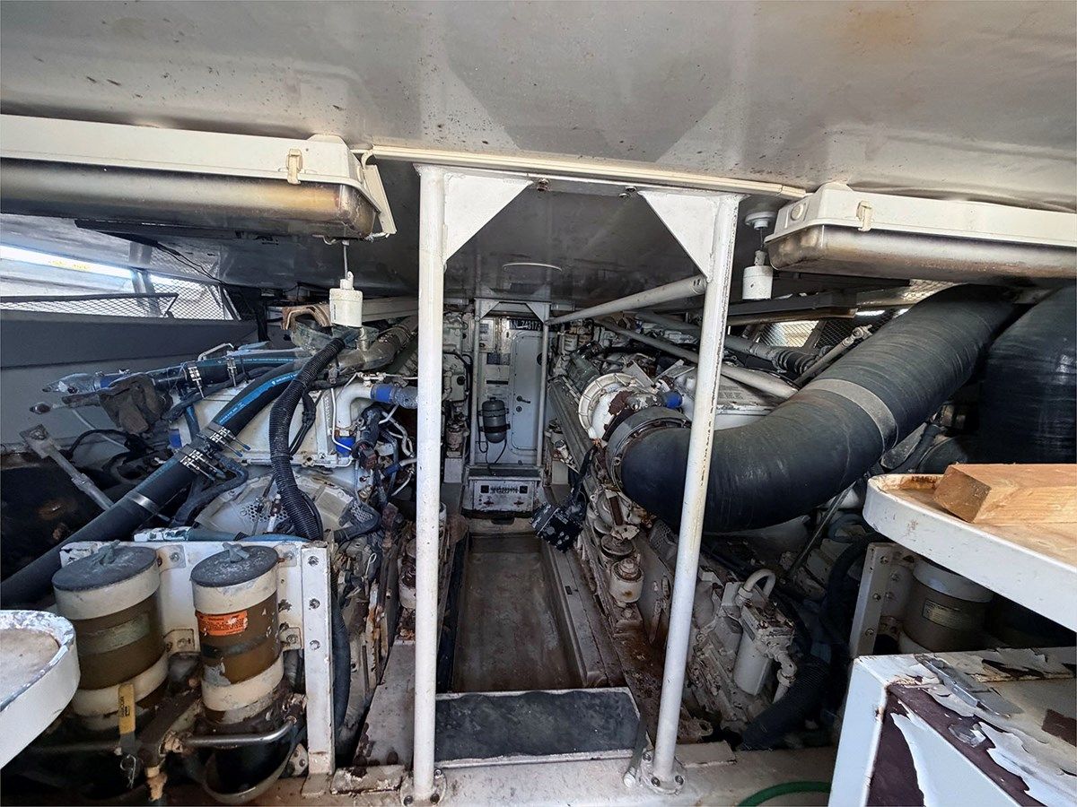 Продажа яхты 65' Viking 2000 Convertible 2000