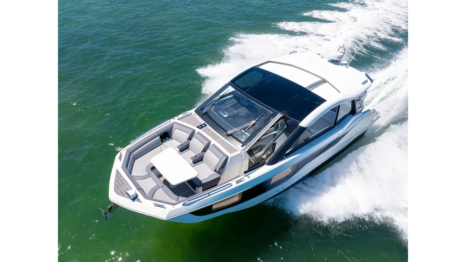 Продажа яхты Only 60 hrs!