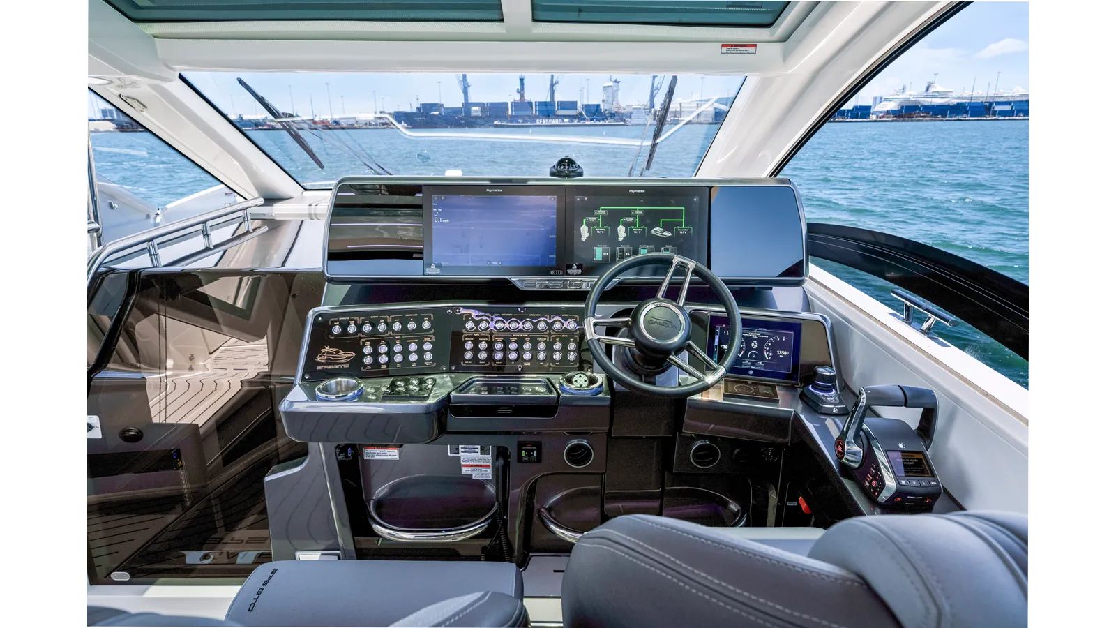 Купить яхту Only 60 hrs! 2023 в Shestakov Yacht Sales