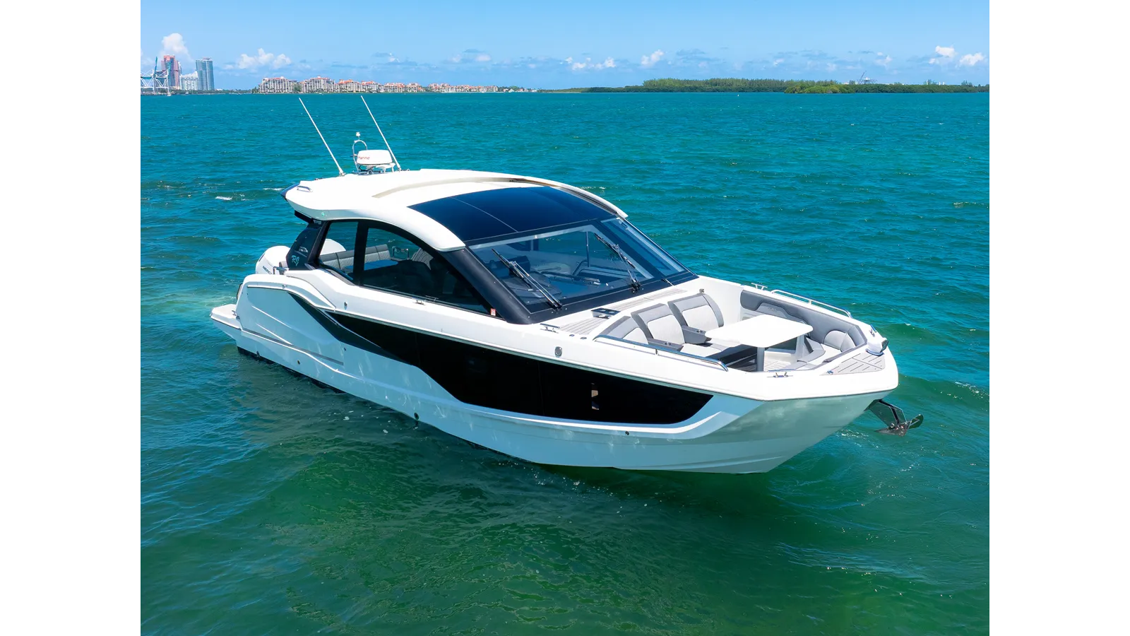 Купить яхту Only 60 hrs! 37 в Shestakov Yacht Sales