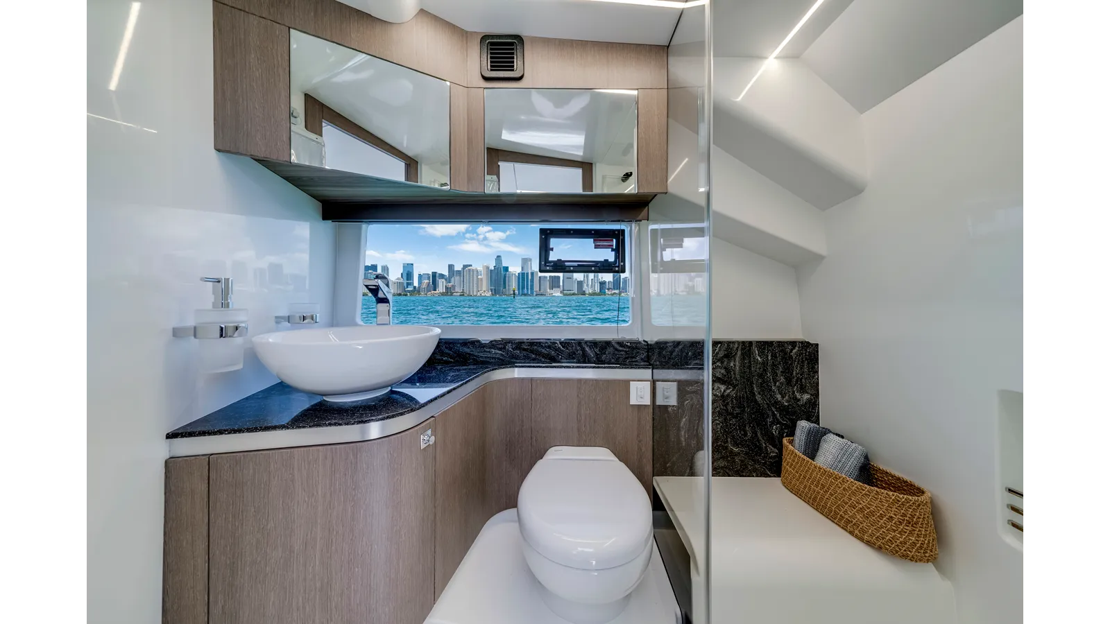 Стоимость яхты Only 60 hrs! 2023