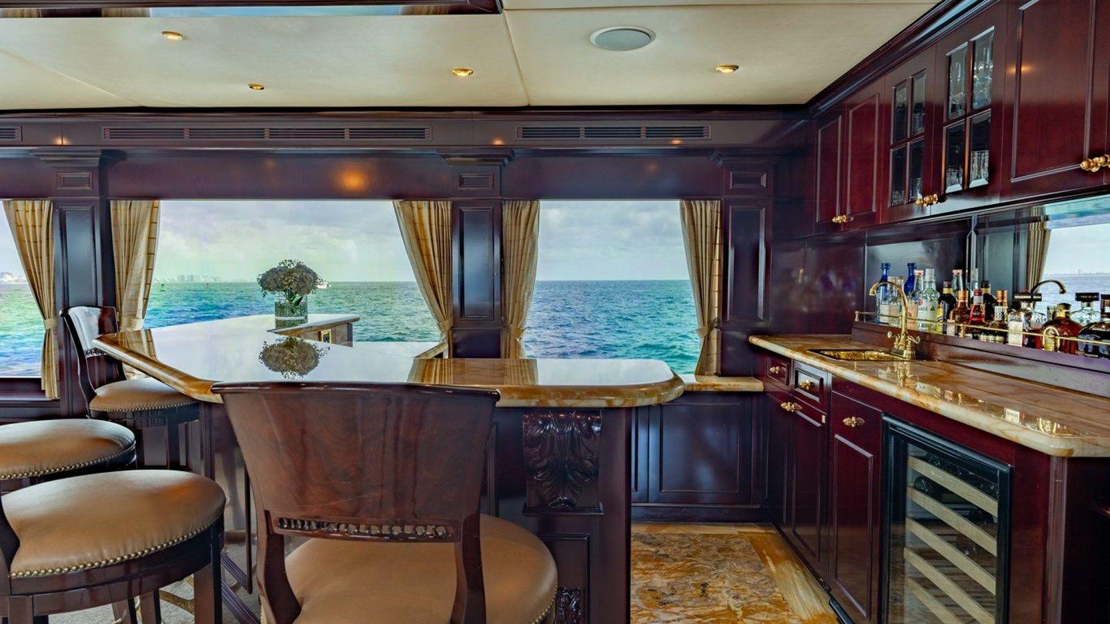 Продажа яхты MISS CHRISTINE 2006