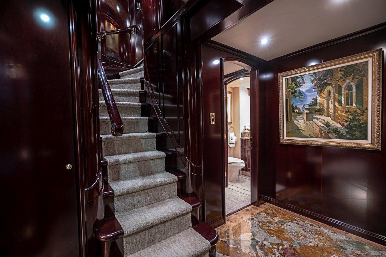 MISS CHRISTINE Tri-Deck MY