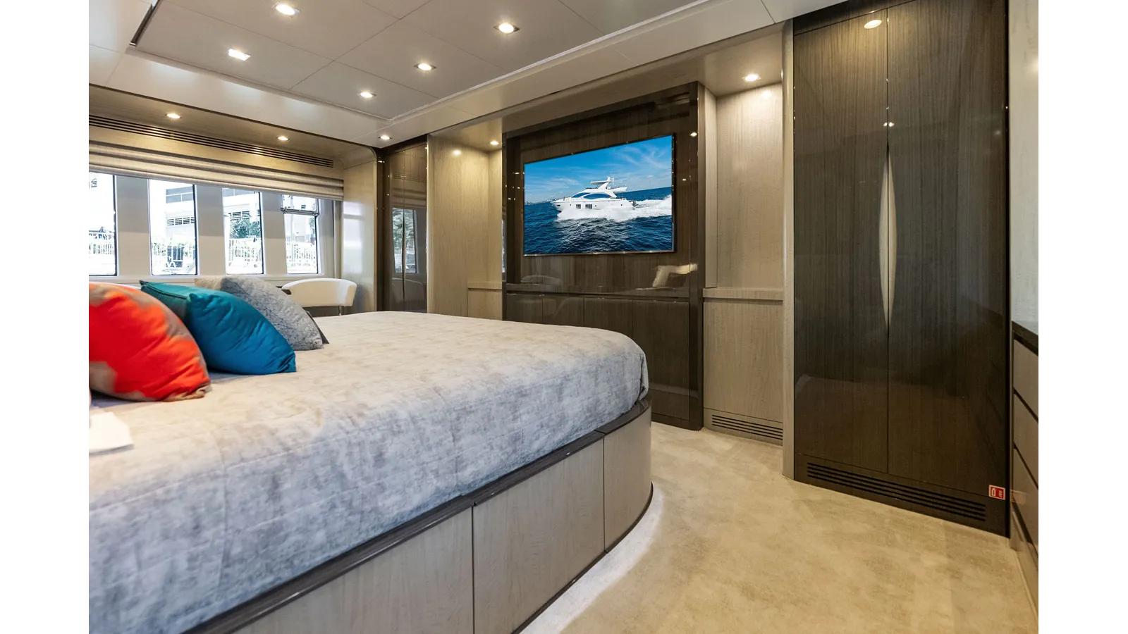 Buy a yacht Satisfaction 84