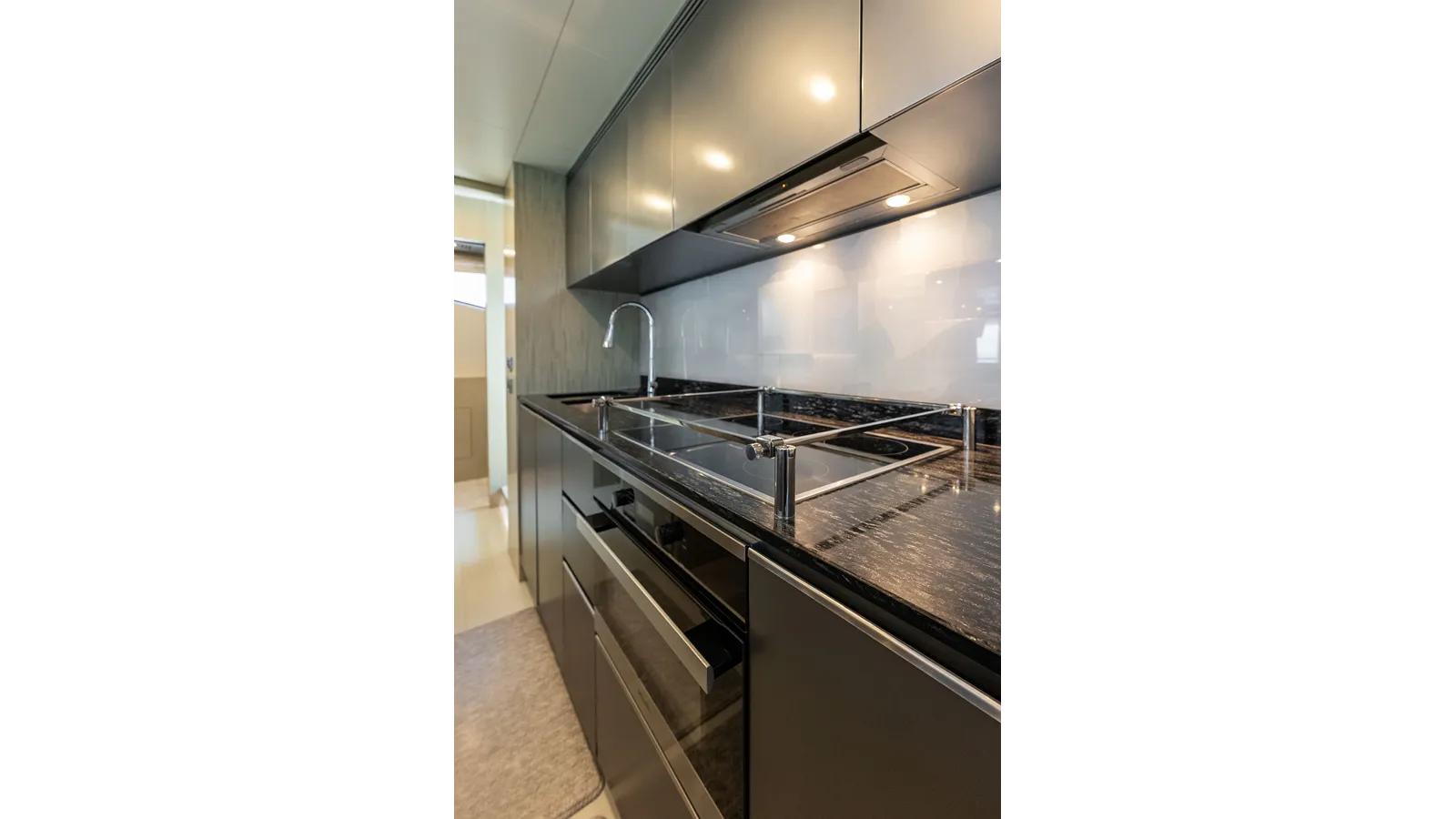 Satisfaction - Azimut Yachts yacht sale