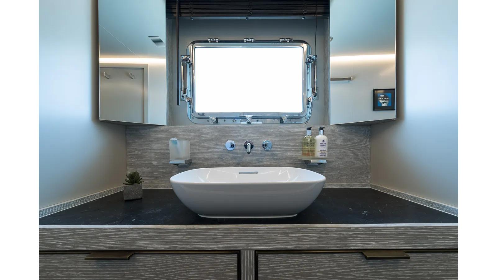 Лучшие предложения покупки яхты NUMARINE 32XP 2027