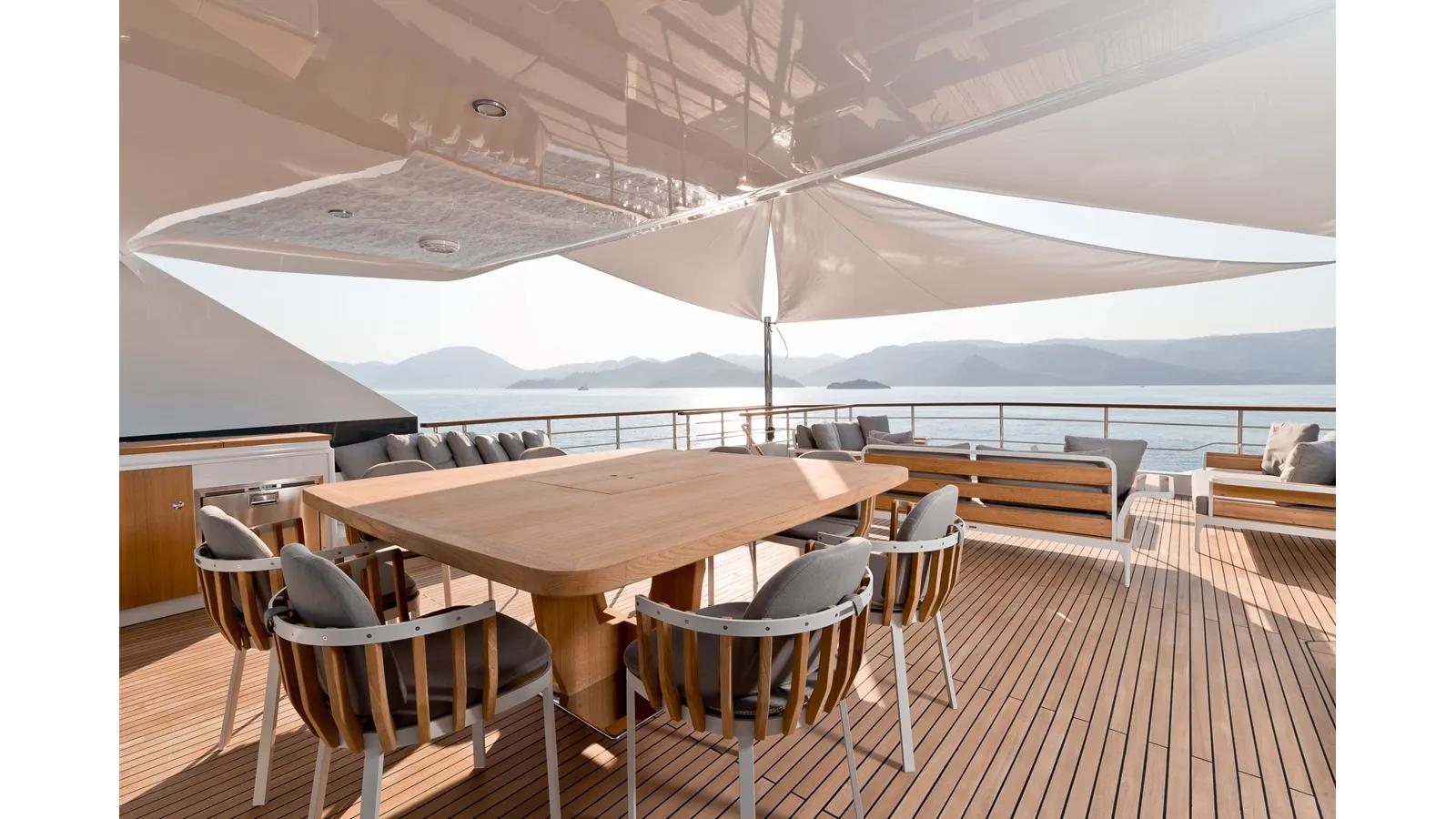 Купить яхту NUMARINE 32XP в Shestakov Yacht Sales