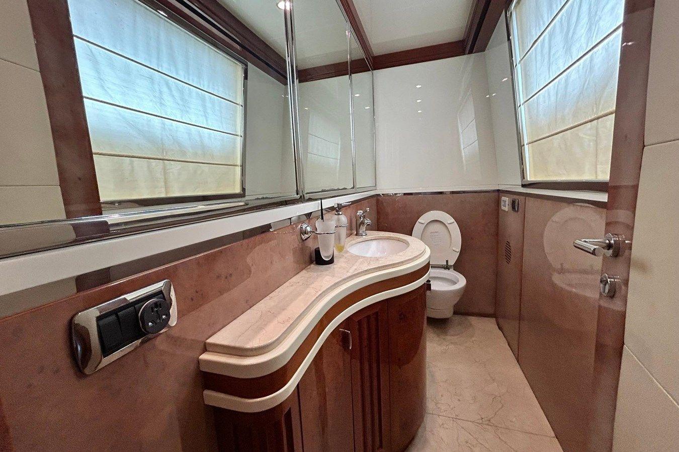 Купить яхту Sunshine Euroyacht Planet 125S Hardtop в Shestakov Yacht Sales