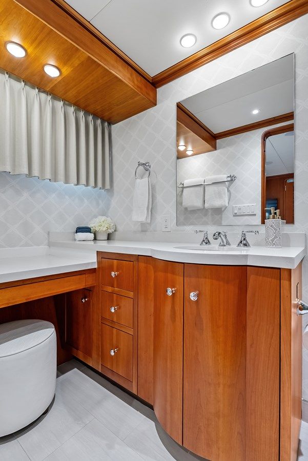 Buy a yacht SILVER SEAS - BURGER BOAT COMPANY