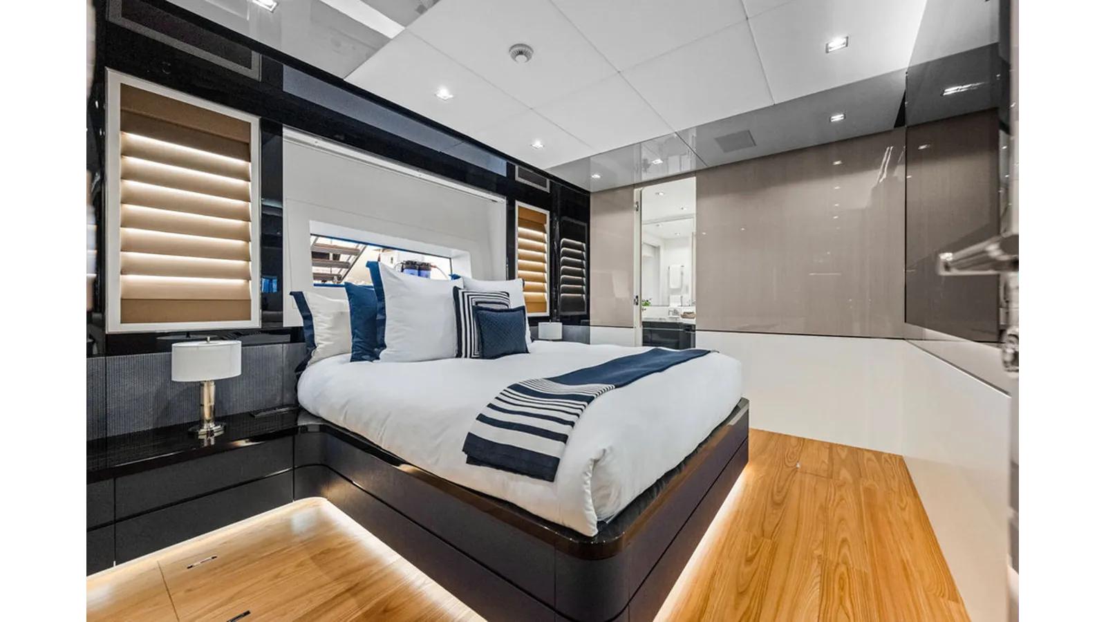 Купить яхту ARTEMIS - Mangusta в Shestakov Yacht Sales