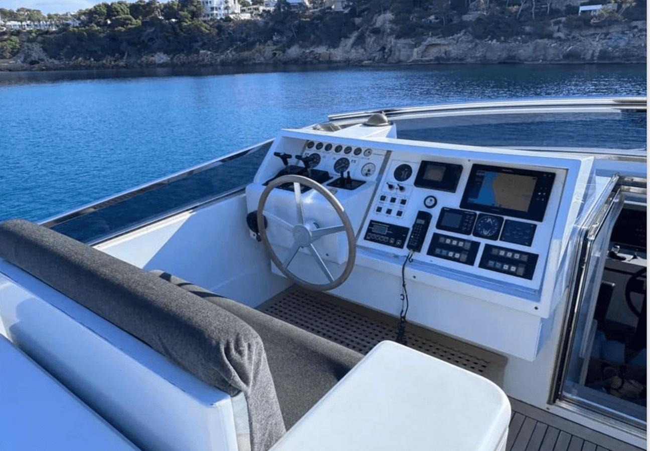 Купить яхту BLUE MOON 88 в Shestakov Yacht Sales