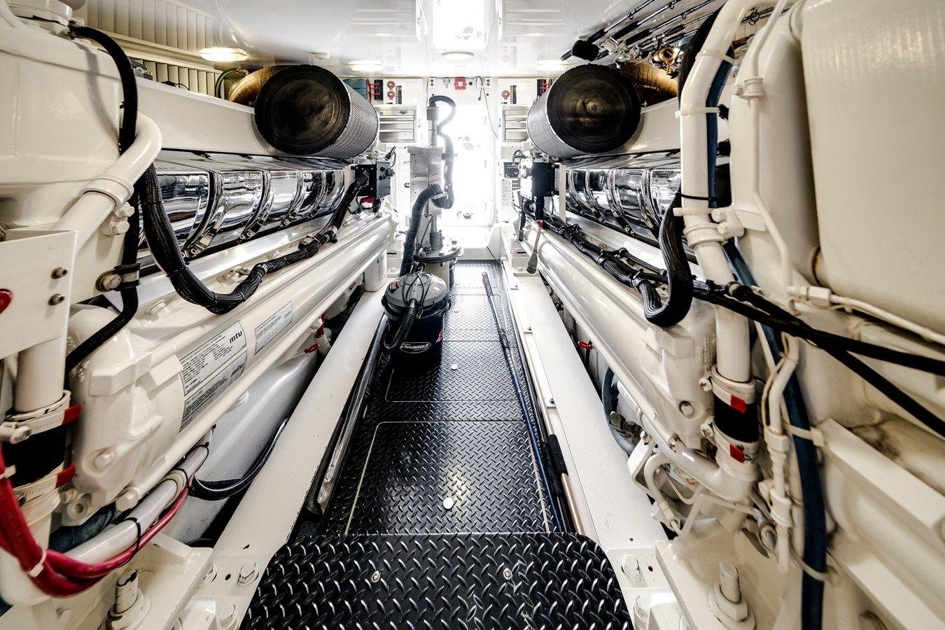 the best price on El Jefe 2015