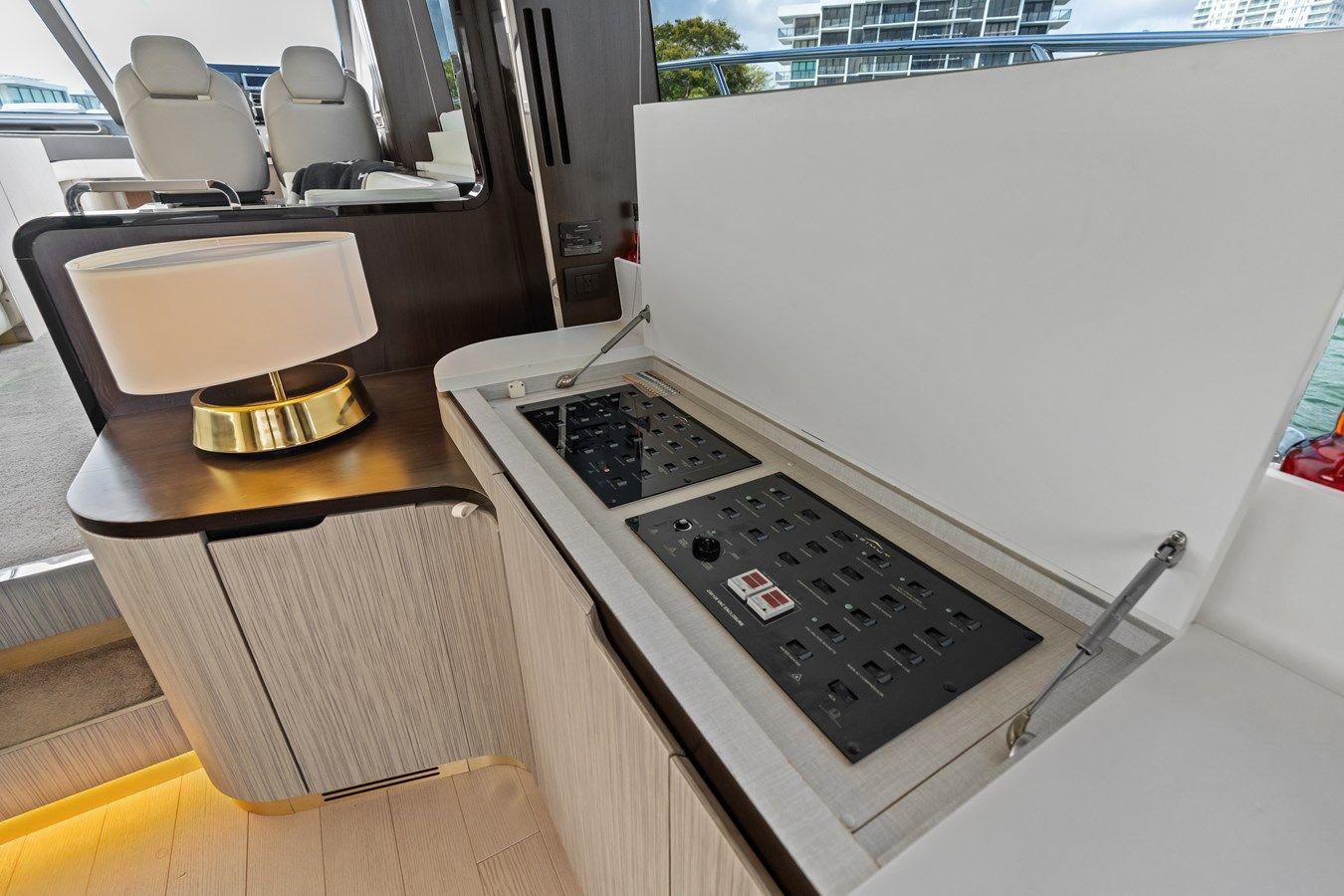 Лучшая цена на MI BOAT Azimut 55