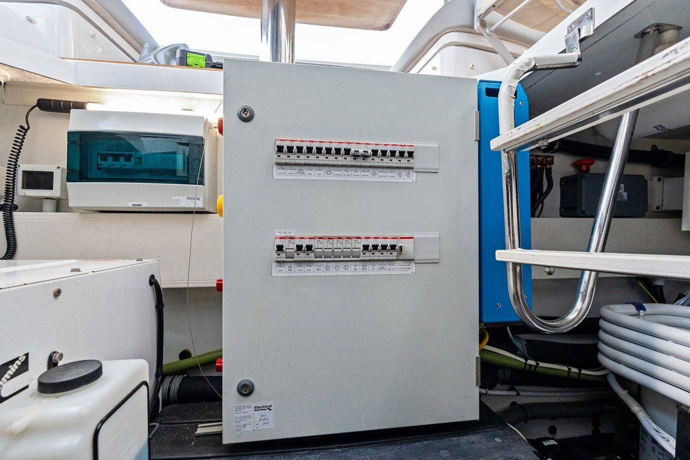 Продажа яхты MI BOAT - Azimut Yachts