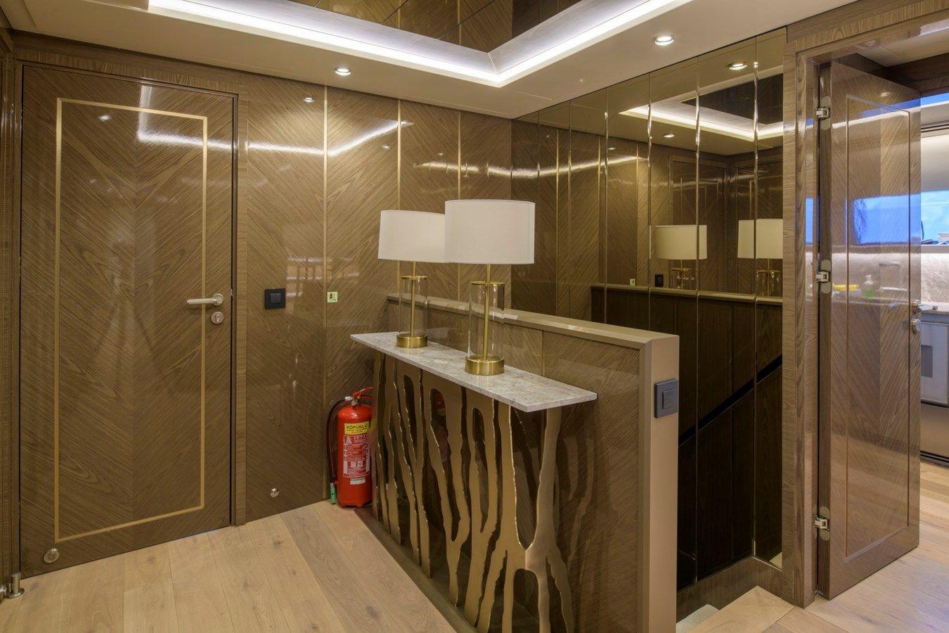 Продажа яхты EBYSHINE - BLAUNDUS YACHTS