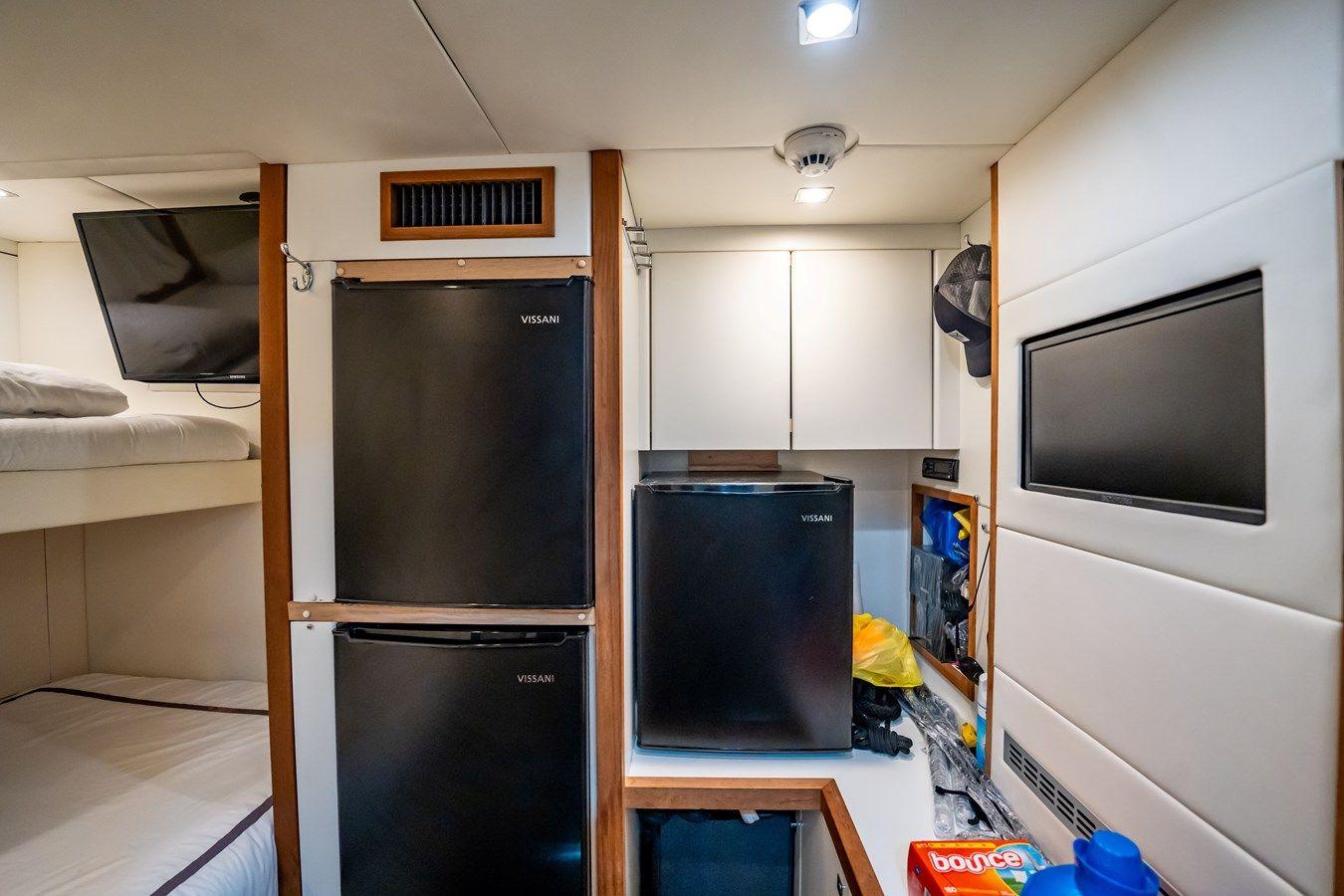 the best price on PRECIOSO 34 Meter Yacht